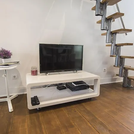 Lovelystay - Vintage In Rosa Street Apartament *