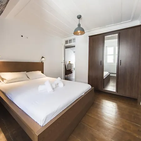 Lovelystay - Vintage In Rosa Street * Lisbon