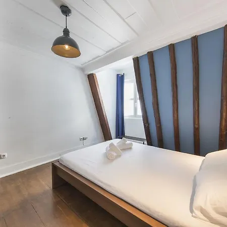 Lovelystay - Vintage In Rosa Street Apartment