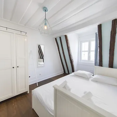 Lovelystay - Vintage In Rosa Street Apartment *